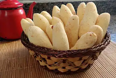 biscoito de polvilho assado – créditos canal ediane – comida mineira