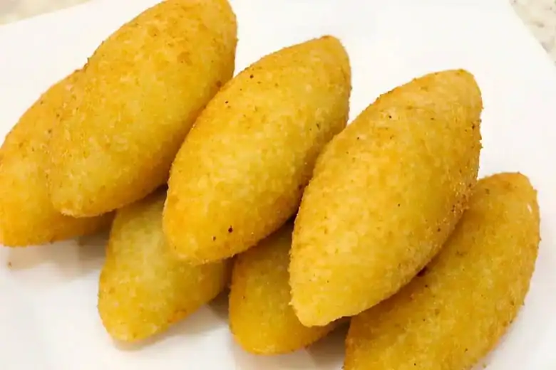 bolinho de aipim – créditos canal isamara amâncio