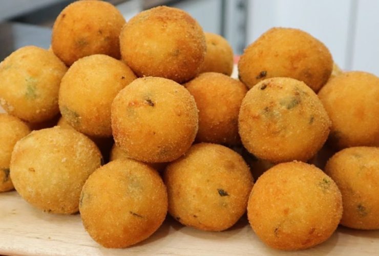 bolinho de mandioca assado