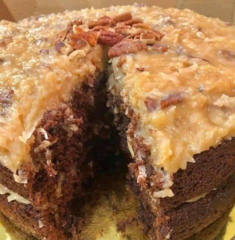 Bolo de Chocolate Alemão Cremoso e Fofinho