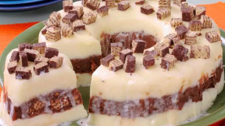 bolo de bis com sorvete de creme