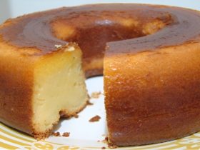 bolo de coco com bem cremoso