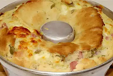 bolo salgado simples recheado