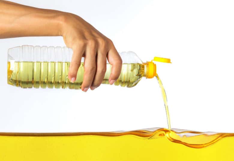 como fazer o descarte correto do óleo de cozinha