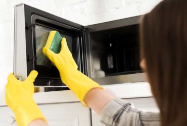 como tirar cheiro do micro ondas 3 dicas simples