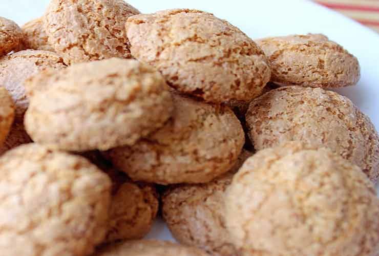 deliciosos biscoitos de amendoas amaretti
