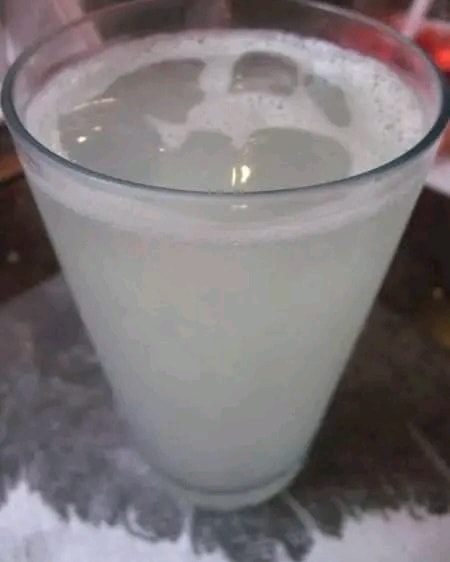ice caseiro com vodka e limão