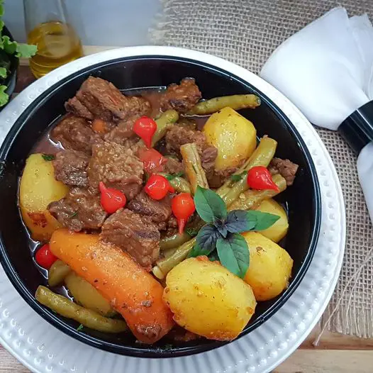 picadinho de carne com legumes um prato completo e saboroso