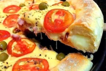 pizza caseira com borda recheada!