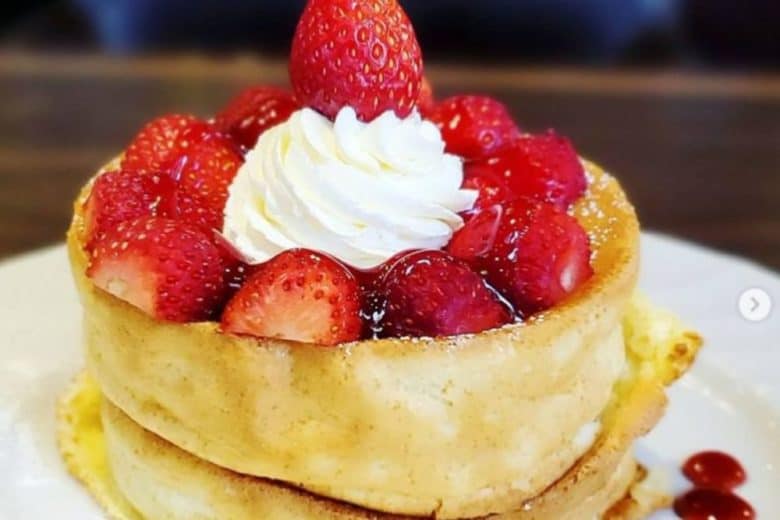 receita de bolo nuvem japonês com morango