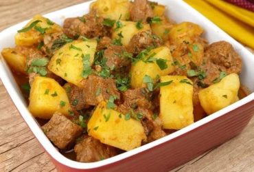 receita de carne de panela com batatas!