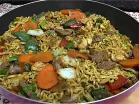 yakissoba caseiro – créditos canal receitas da josi