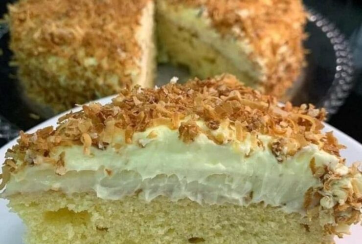 bolo de abacaxi com coco prático e saboroso