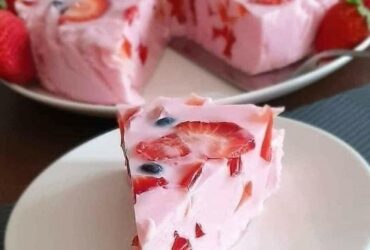 bolo de iogurte prático e saboroso