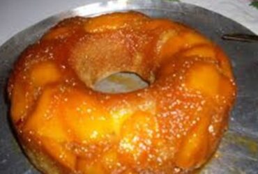 bolo de manga com calda de coco