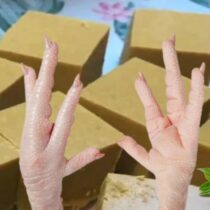 Geleia cremosa de pés de galinha