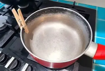 para que serve o prendedor de roupa preso na sua panela 768x432.jpg