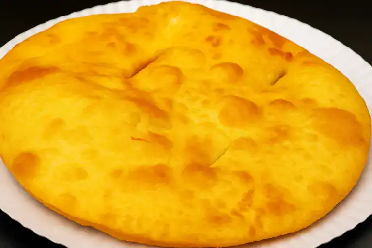 Bolinho de roda de carreta frito, dourado e crocante, receita simples e caseira tradicional