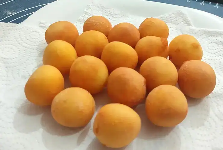 bolinha de queijo doce
