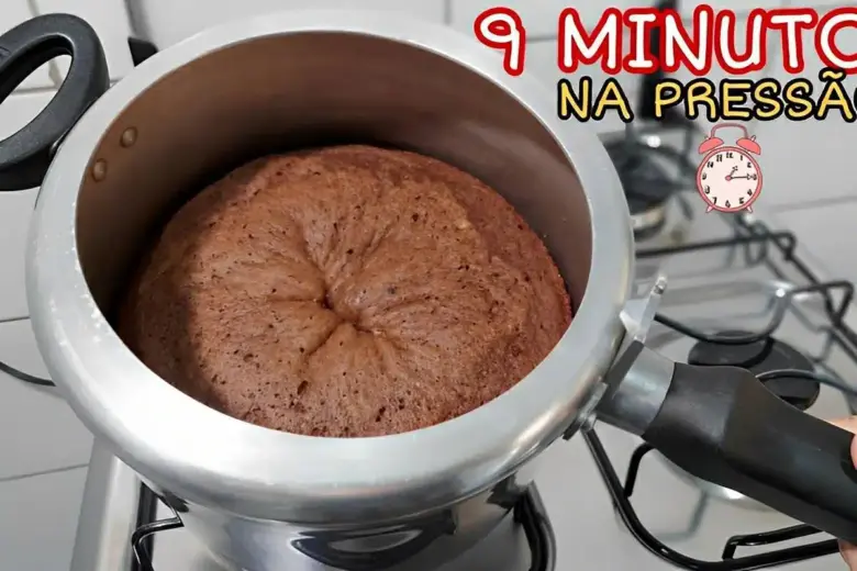 bolo de panela de pressão