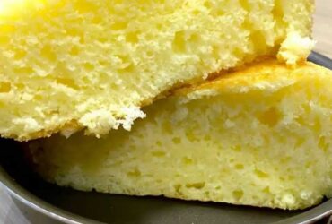 pão caseiro na frigideira com 5 ingredientes