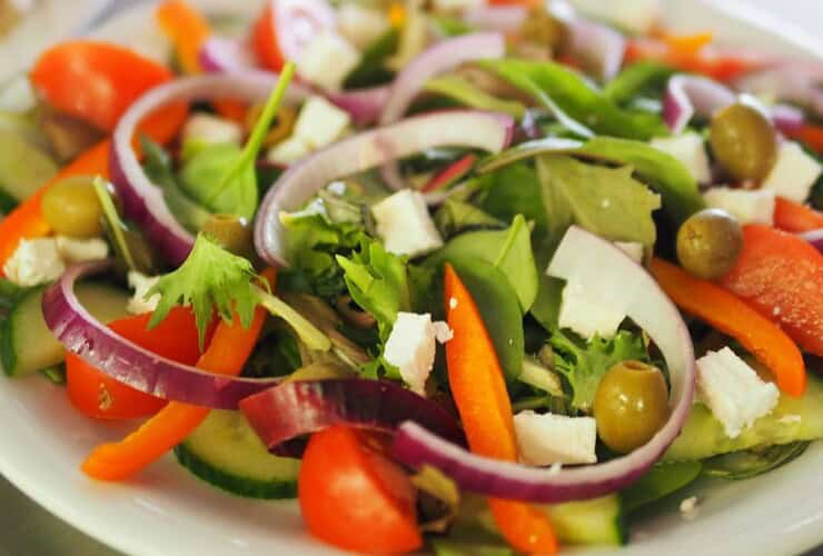 receita de salada laxante e desintoxicante