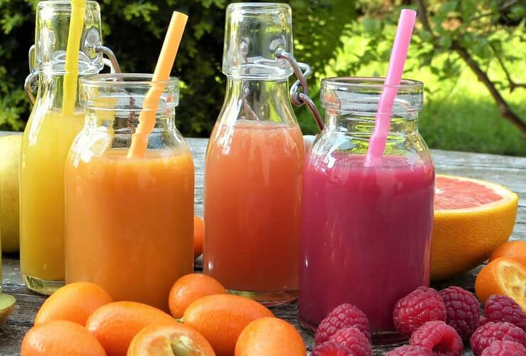 receita de suco detox de laranja, maçã e espinafre