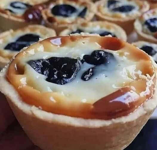 tortinha doce com ameixa