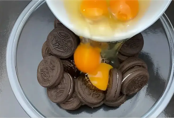 bolo de biscoito recheado – créditos canal pobre na cozinha