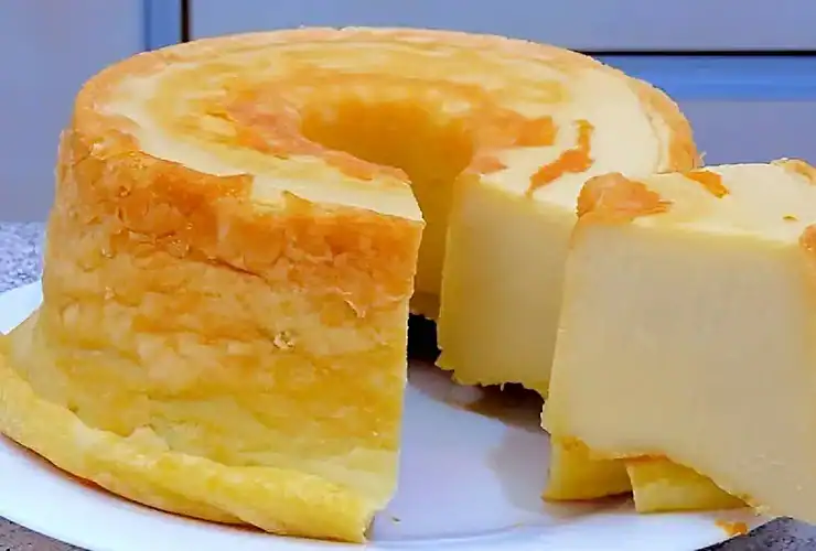 Bolo de leite só bater os ingredientes e levar para assar