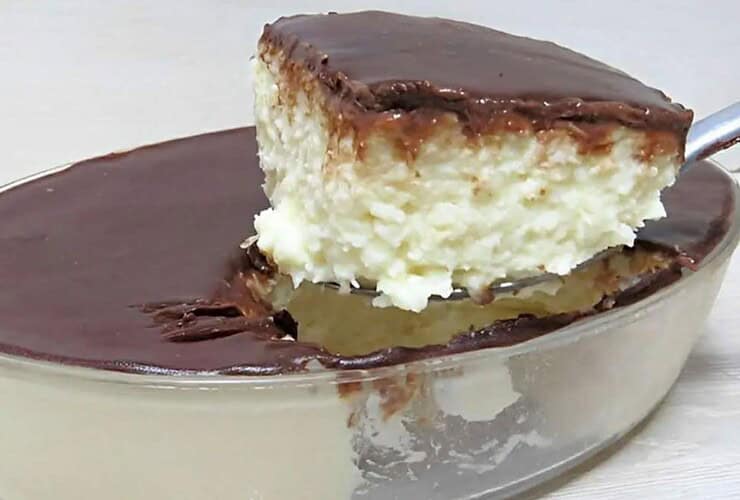 Cocada na travessa com chocolate, delicia da avó