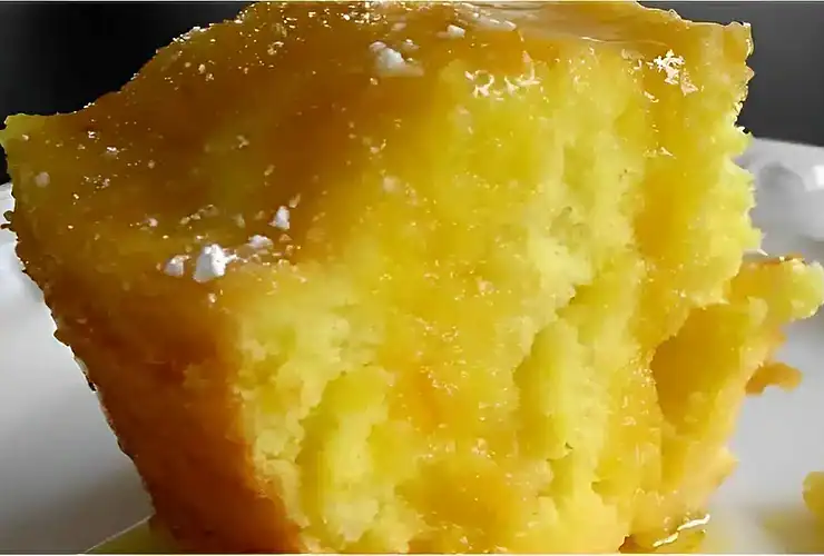 Bolo de laranja molhadinho e é uma delícia