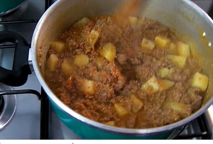 Carne moída com batata fica espetáculo