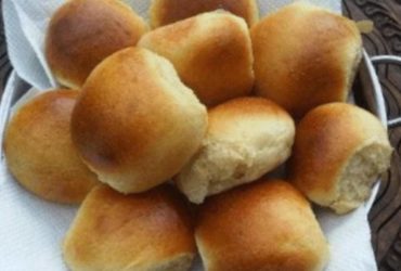 receita de pãozinho de leite condensado delicioso e fácil de fazer