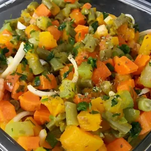 Salada de legumes entrada do almoço ou jantar