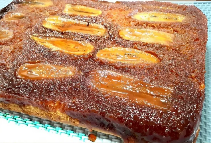 torta de banana caramelizada