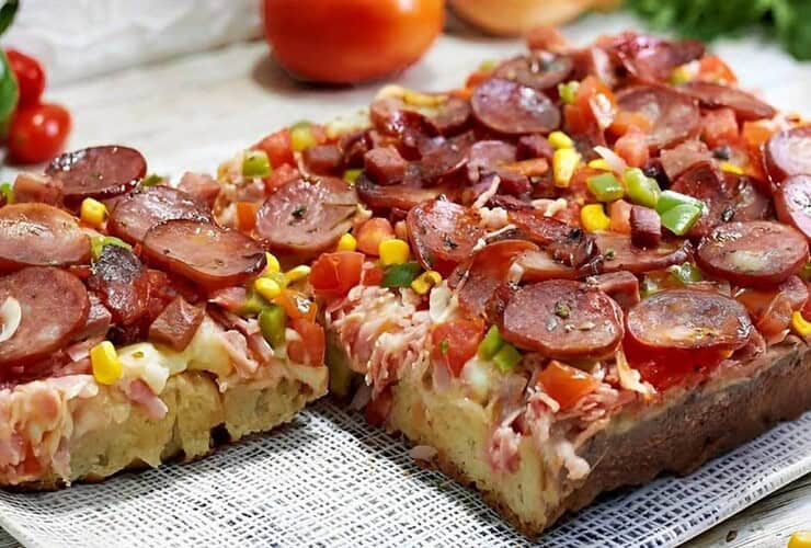 orta italiana com cobertura de calabresa