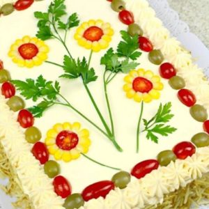 Torta fria de frango com recheio cremoso