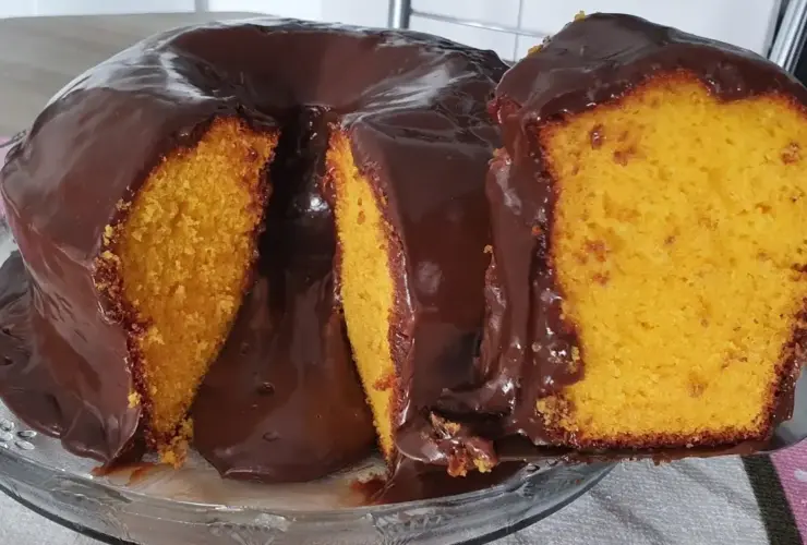 bolo de cenoura pequeno com 1 cenoura
