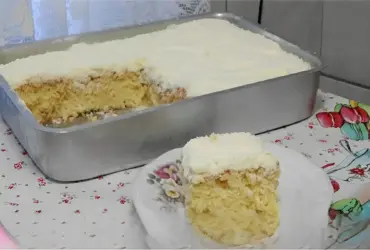 bolo de leite ninho simples e molhadinho