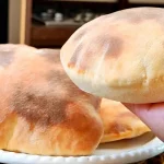 pão sírio caseiro feito na batedeira