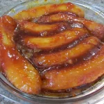banana caramelada na travessa
