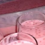 sagu com gelatina de morango