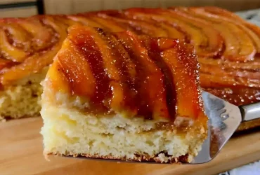 bolo de banana caramelada