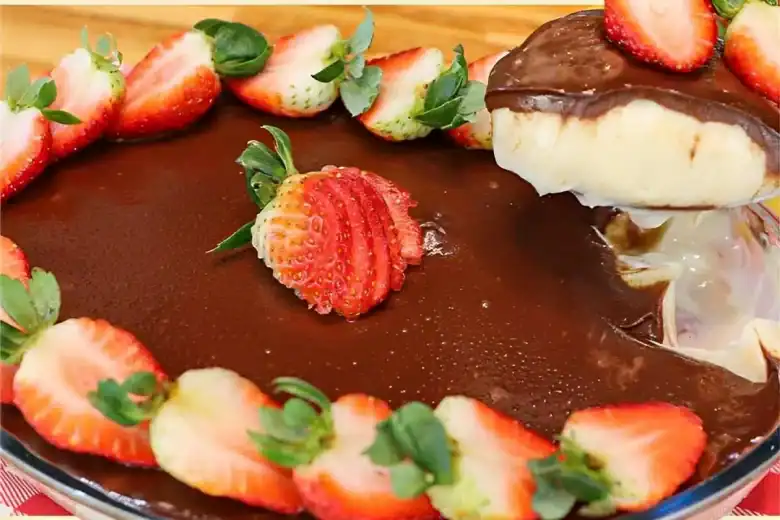 bombom de morango na travessa