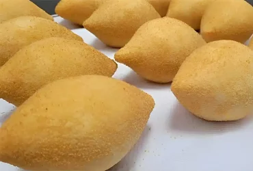 coxinha com massa de mandioca