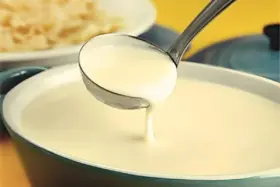 Molho Branco Cremoso e Caseiro com Queijo