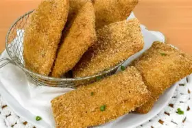 Pastelão frito cremoso de carne moída