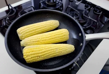 lanche de milho na frigideira