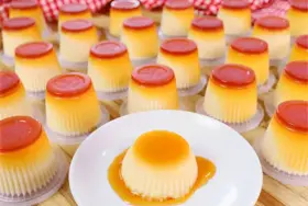 Pudim caseiro cremoso no copinho